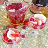 Strawberry & Limoncello Sangria Recipe - (4.3/5)_image