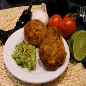 Chipotle Fish Cakes With Guacamole Salsa_image