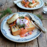 Egg in a Hole - With Smoked Salmon_image