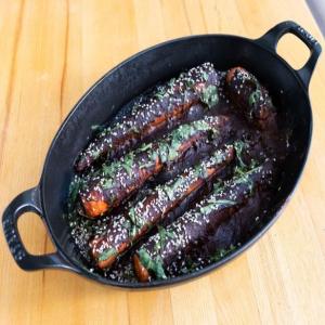 Charred Carrots with Black Mole_image
