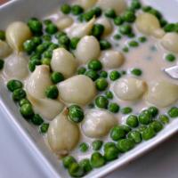 Creamed Peas and Pearl Onions image