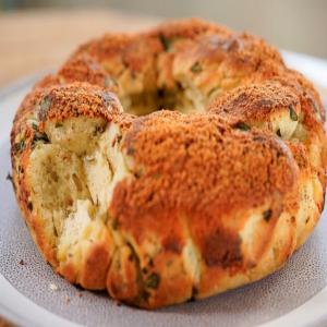 Garlic and Herb Pull Apart Bread_image