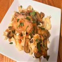 Chicken in Sour Cream Sauce w Mushrooms & Peppers_image