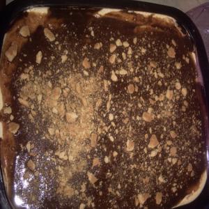 Crowd-Pleasing Chocolate Eclair Cake_image