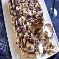 Hazelnut and chocolate meringue torte_image
