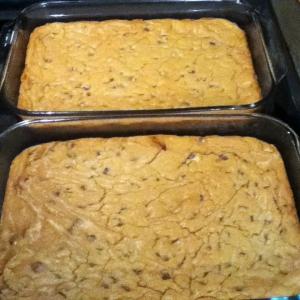 Cookie Bar Blondies for a Crowd_image