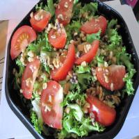 Curly Endive & Walnut Salad_image