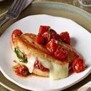 MOZZARELLA-BASIL CHICKEN WITH ROASTED TOMATOES_image