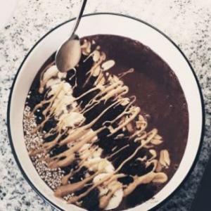 Chocolate Peanut Butter Smoothie Bowl_image