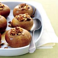 Baked Apples Stuffed with Honey, Almonds, and Ginger_image