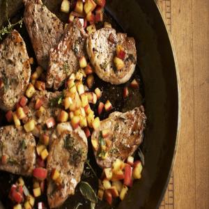 Pork Tenderloin Medallions with Apples and Herbs_image