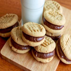 Peanut Butter Sandwich Cookies With Nutella Marshmallow Cream Cheese Filling Recipe_image