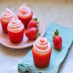 Strawberry Buttercream Frosting_image