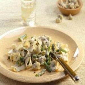 Tagliatelle Pasta with Asparagus and Gorgonzola Sauce_image