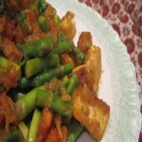 Sauteed Asparagus With Curried Tofu and Tomatoes_image