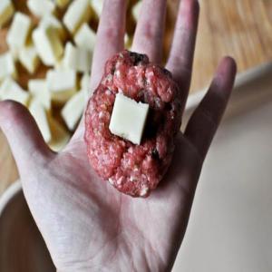 Cheesy Stuffed Meatball Sliders_image
