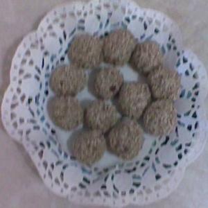 Tahini almond balls_image