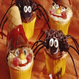 Scarecrow and Spider Cupcakes image
