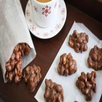 Slow-Cooker Choco-Peanut Clusters_image