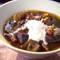 Beef Stew with Red Wine, Mushrooms and Horseradish Cream_image