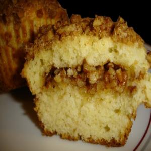Sour Cream Pecan-Streusel Muffins_image