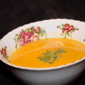 Pumpkin and Salami Soup (Kürbissuppe Mit Salami)_image