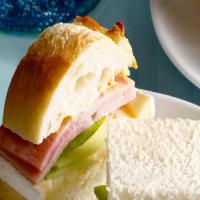 Ham, Brie and Apple Tea Sandwich_image
