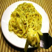 Simple Fettuccine With Garlic & Cheese image