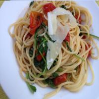 Pasta with Arugula and Tomatoes image