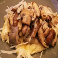 Truffled Roasted Mushrooms on Garlic Polenta_image