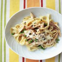 Pasta with Chicken and Peas image