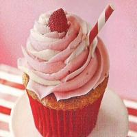 strawberry milkshake cupcakes_image