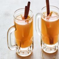 Mulled Cider With Cardamom, Black Pepper and Ginger_image