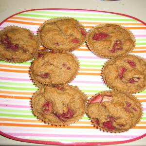 Vegan Raspberry Strawberry Muffins_image