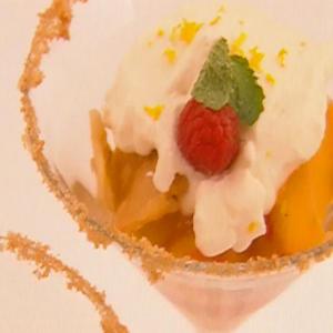 Peach and Raspberry Cobbler-Tini with Dream Cream_image