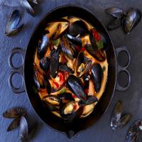 Mussels with Coconut Curry Sauce image