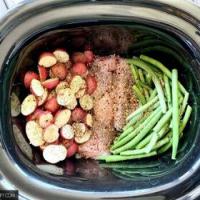 Slow Cooker Chicken, Potatoes & Green Beans_image