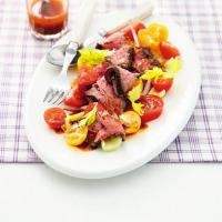 Grilled steak salad with horseradish dressing_image
