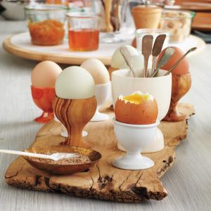 Soft-Cooked Eggs with Coriander Salt_image
