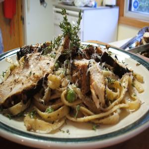 Jerk Chicken With Pasta and Peas image