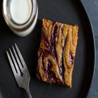 Blondies With a Strawberry-Balsamic Swirl_image