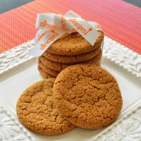 Crackle Top Molasses Cookies image