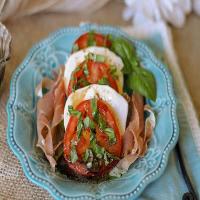 Tomato Mozzarella Salad With Balsamic Dressing_image