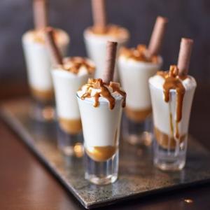 Boozy caramel mini shakes_image