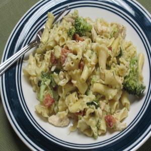 Chicken Broccoli Pasta With Bacon_image