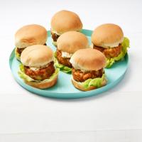 Crab Cake Sandwiches with Oyster-Cracker Breading_image