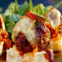 Italian Meatball Sliders with Red Sauce_image