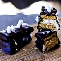 Inside Out Peanut Butter S'Mores Bars_image