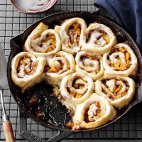 Easy Cast-Iron Peach Biscuit Rolls_image