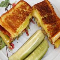 Dill Pickle Bacon Grilled Cheese_image